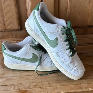 Nike Classic White and Green Sneakers